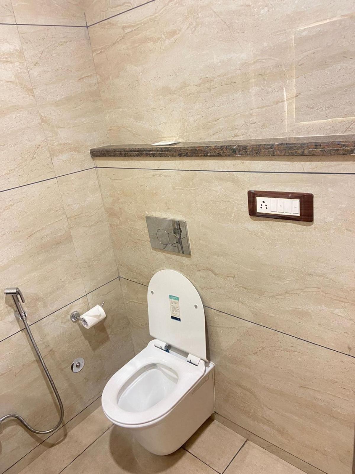 Madina Hotel Prayagraj Extérieur photo